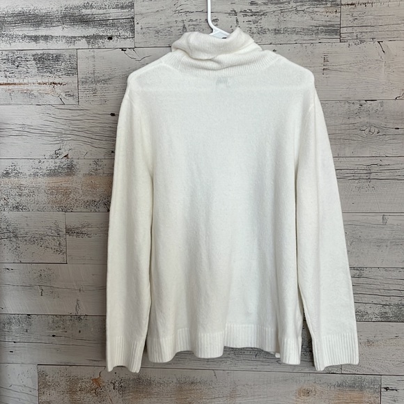 J.Crew women’s turtleneck sweater. Size large - Picture 4 of 4